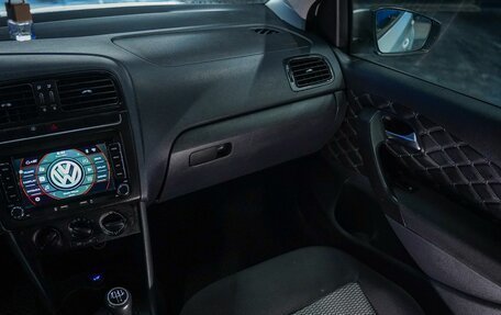 Volkswagen Polo VI (EU Market), 2011 год, 480 000 рублей, 35 фотография