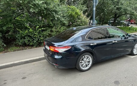 Toyota Camry, 2018 год, 3 150 000 рублей, 3 фотография
