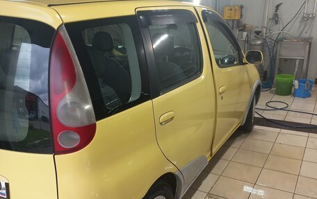 Toyota FunCargo, 2000 год, 400 000 рублей, 5 фотография