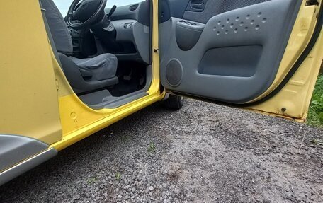 Toyota FunCargo, 2000 год, 400 000 рублей, 13 фотография
