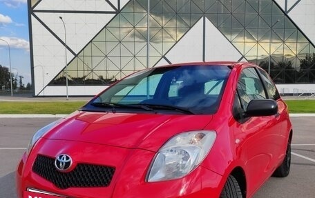 Toyota Yaris III рестайлинг, 2008 год, 480 000 рублей, 2 фотография