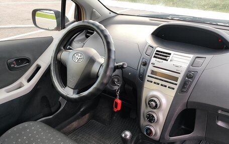 Toyota Yaris III рестайлинг, 2008 год, 480 000 рублей, 16 фотография