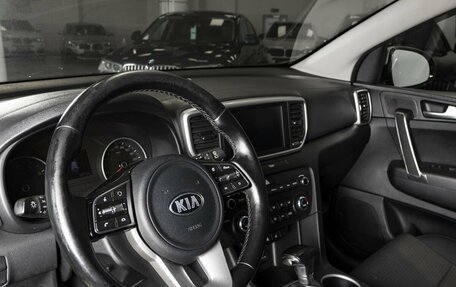 KIA Sportage IV рестайлинг, 2020 год, 2 300 000 рублей, 3 фотография
