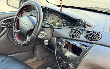 Ford Focus IV, 2001 год, 130 000 рублей, 20 фотография