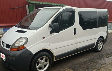 Renault Trafic, 2003 год, 850 000 рублей, 2 фотография