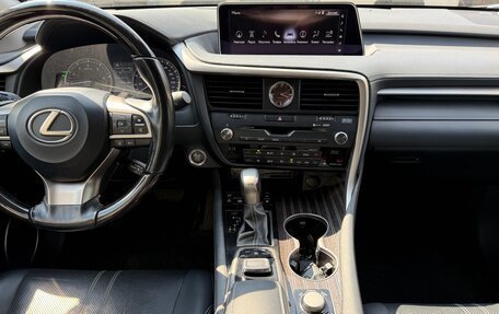 Lexus RX IV рестайлинг, 2017 год, 3 650 000 рублей, 7 фотография