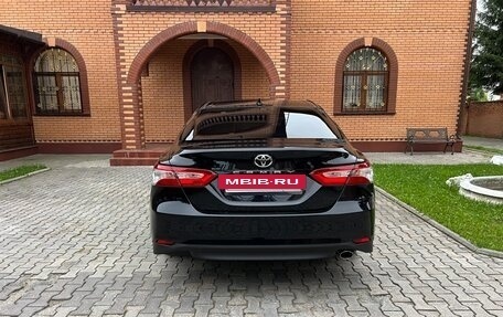 Toyota Camry, 2019 год, 2 300 000 рублей, 6 фотография