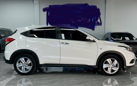 Honda Vezel, 2022 год, 1 332 670 рублей, 3 фотография