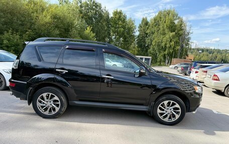 Mitsubishi Outlander III рестайлинг 3, 2011 год, 1 495 000 рублей, 4 фотография