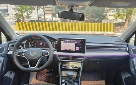 Volkswagen Tiguan II, 2022 год, 2 650 000 рублей, 11 фотография