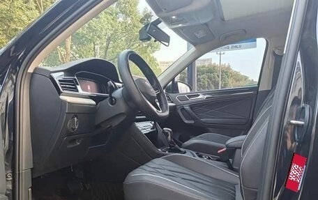 Volkswagen Tiguan II, 2022 год, 2 650 000 рублей, 8 фотография