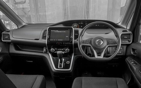 Nissan Serena IV, 2017 год, 2 099 000 рублей, 6 фотография