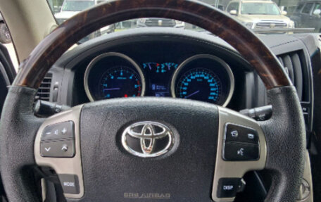 Toyota Land Cruiser 200, 2010 год, 2 599 000 рублей, 6 фотография