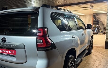 Toyota Land Cruiser Prado 150 рестайлинг 2, 2019 год, 5 000 000 рублей, 3 фотография