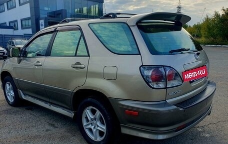 Lexus RX IV рестайлинг, 2001 год, 990 000 рублей, 4 фотография