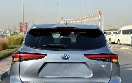 Toyota Highlander, 2021 год, 3 150 000 рублей, 3 фотография
