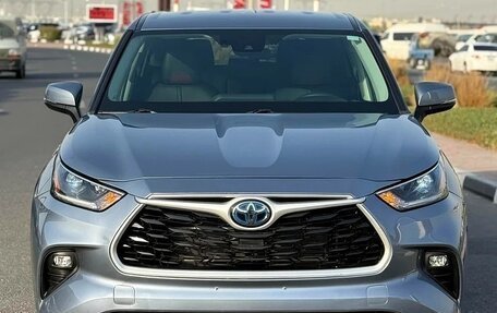 Toyota Highlander, 2021 год, 3 150 000 рублей, 5 фотография