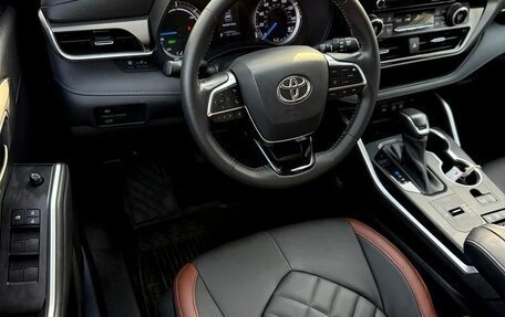 Toyota Highlander, 2021 год, 3 150 000 рублей, 8 фотография