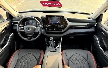 Toyota Highlander, 2021 год, 3 150 000 рублей, 7 фотография