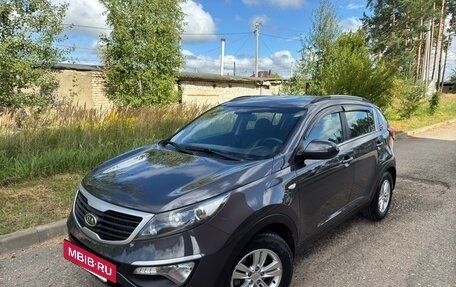 KIA Sportage III, 2010 год, 965 000 рублей, 2 фотография