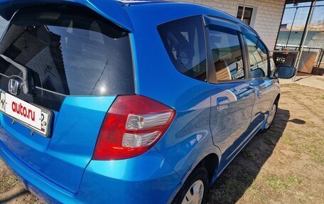 Honda Fit III, 2010 год, 760 000 рублей, 2 фотография