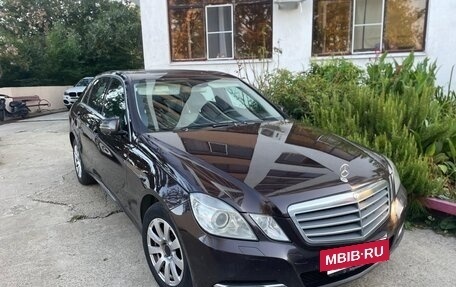Mercedes-Benz E-Класс, 2012 год, 1 200 000 рублей, 2 фотография