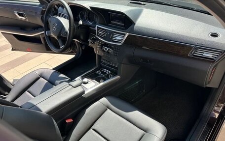 Mercedes-Benz E-Класс, 2012 год, 1 200 000 рублей, 8 фотография