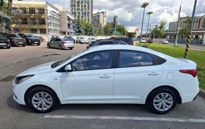 Hyundai Solaris II рестайлинг, 2017 год, 910 000 рублей, 1 фотография