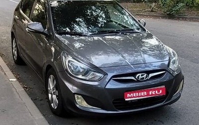 Hyundai Solaris II рестайлинг, 2012 год, 825 000 рублей, 1 фотография