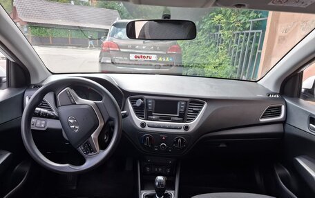 Hyundai Solaris II рестайлинг, 2017 год, 910 000 рублей, 4 фотография