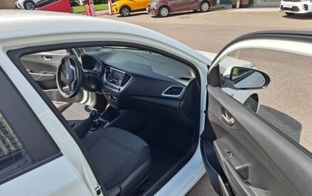 Hyundai Solaris II рестайлинг, 2017 год, 910 000 рублей, 9 фотография