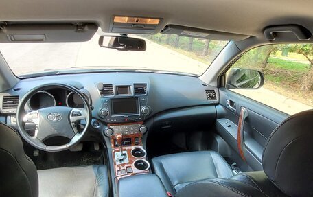 Toyota Highlander III, 2012 год, 2 100 000 рублей, 8 фотография