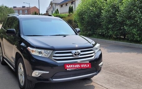 Toyota Highlander III, 2012 год, 2 100 000 рублей, 2 фотография