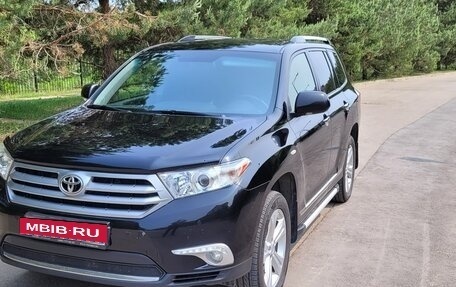 Toyota Highlander III, 2012 год, 2 100 000 рублей, 4 фотография