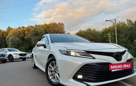 Toyota Camry, 2018 год, 1 945 000 рублей, 3 фотография