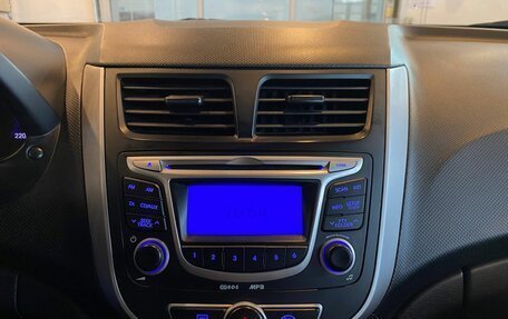 Hyundai Solaris II рестайлинг, 2013 год, 770 000 рублей, 14 фотография