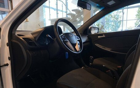 Hyundai Solaris II рестайлинг, 2013 год, 770 000 рублей, 23 фотография