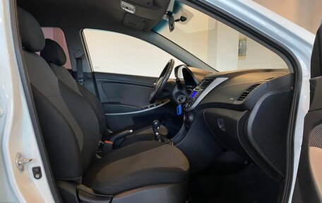 Hyundai Solaris II рестайлинг, 2013 год, 770 000 рублей, 29 фотография