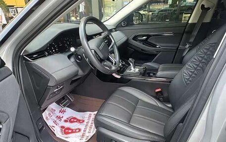 Land Rover Range Rover Evoque II, 2022 год, 2 180 000 рублей, 7 фотография