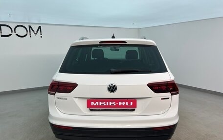 Volkswagen Tiguan II, 2018 год, 2 550 000 рублей, 4 фотография