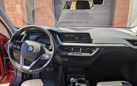 BMW 1 серия, 2020 год, 3 400 000 рублей, 13 фотография