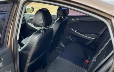 Hyundai Solaris II рестайлинг, 2015 год, 1 300 000 рублей, 22 фотография