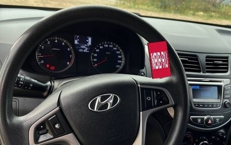 Hyundai Solaris II рестайлинг, 2015 год, 1 300 000 рублей, 34 фотография
