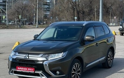 Mitsubishi Outlander III рестайлинг 3, 2019 год, 2 100 000 рублей, 1 фотография