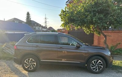 Volkswagen Tiguan II, 2018 год, 1 980 000 рублей, 1 фотография