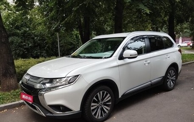 Mitsubishi Outlander III рестайлинг 3, 2019 год, 2 300 000 рублей, 1 фотография