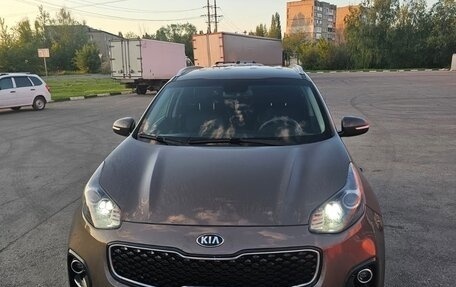 KIA Sportage IV рестайлинг, 2018 год, 2 200 000 рублей, 2 фотография