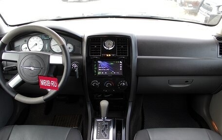 Chrysler 300C II, 2005 год, 650 000 рублей, 7 фотография