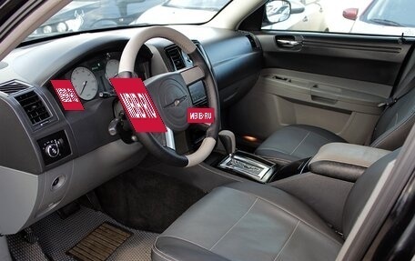 Chrysler 300C II, 2005 год, 650 000 рублей, 5 фотография