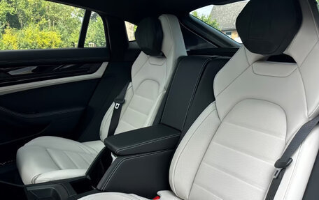 Porsche Panamera, 2025 год, 25 000 000 рублей, 15 фотография